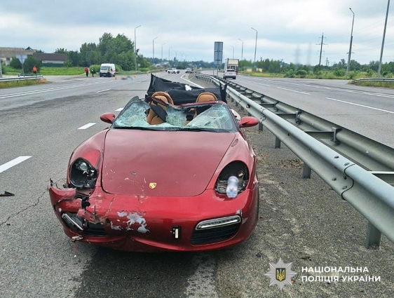 У Звягельському районі водій Porsche наїхав на велосипедиста: чоловік загинув