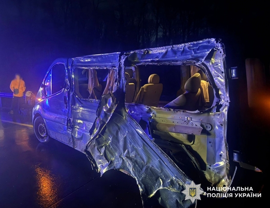 Неподалік Житомира у подвійній ДТП загинула пасажирка мікроавтобуса: поліцейські розпочали розслідування