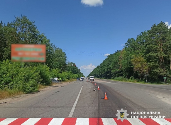 У Довжику зіткнулись автобус та легковик: в ДТП постраждали двоє людей