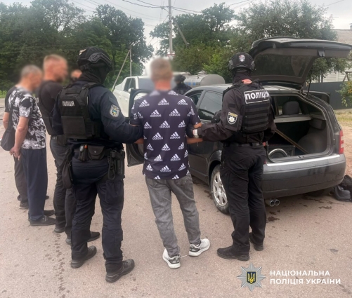 Автомат, патрони та гранати: 33-річний житель Хорошівської громади продавав зброю та боєприпаси