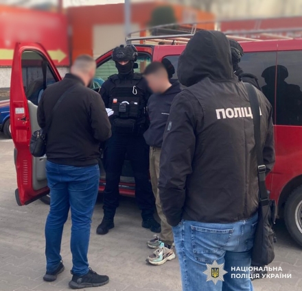 33-річному житомирянину повідомлено про підозру в організації незаконного перетину кордону за 6 тис. доларів США