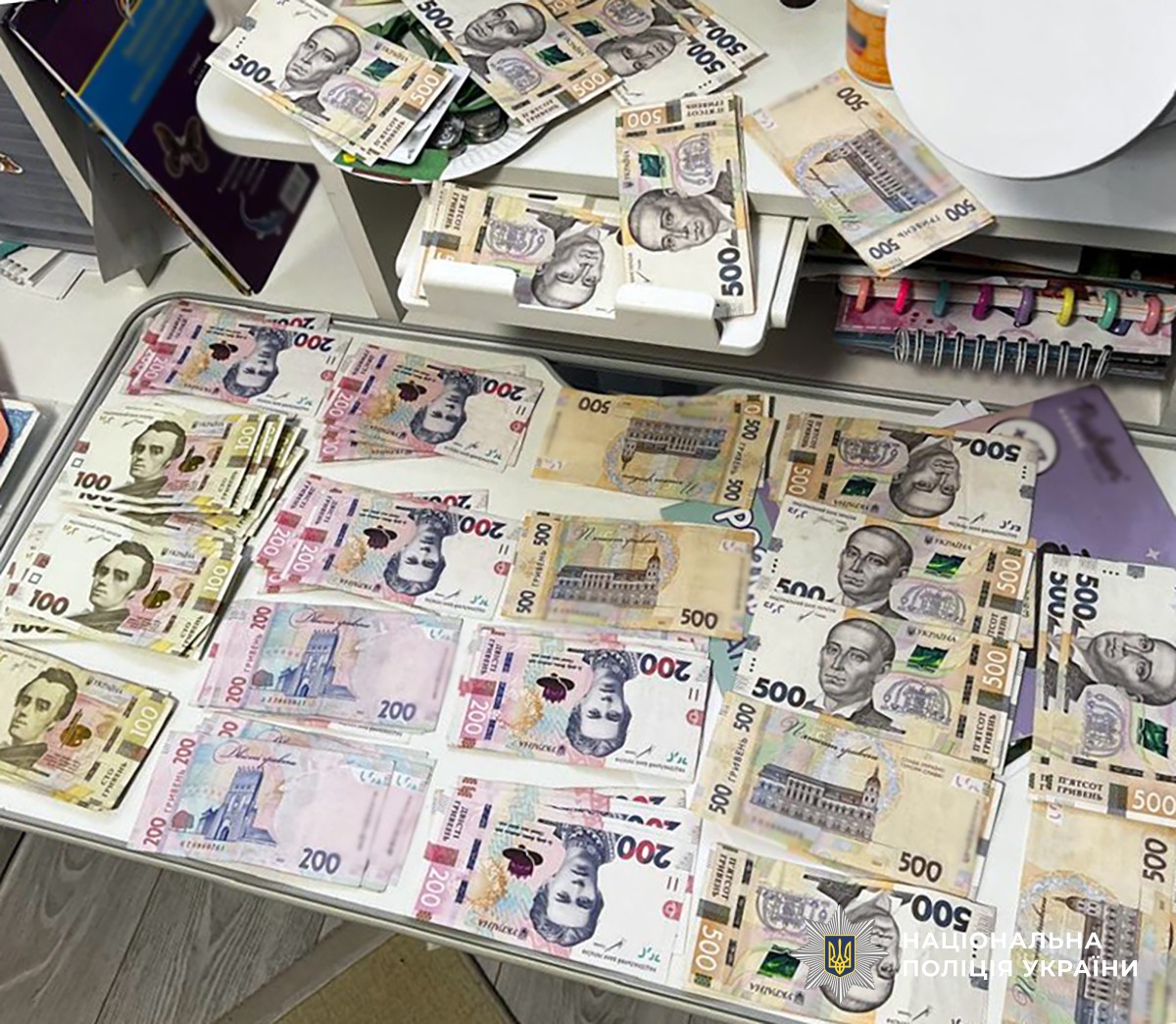 Шахрайство на мільйон: на Житомирщині викрили групу молодиків у фінансових махінаціях