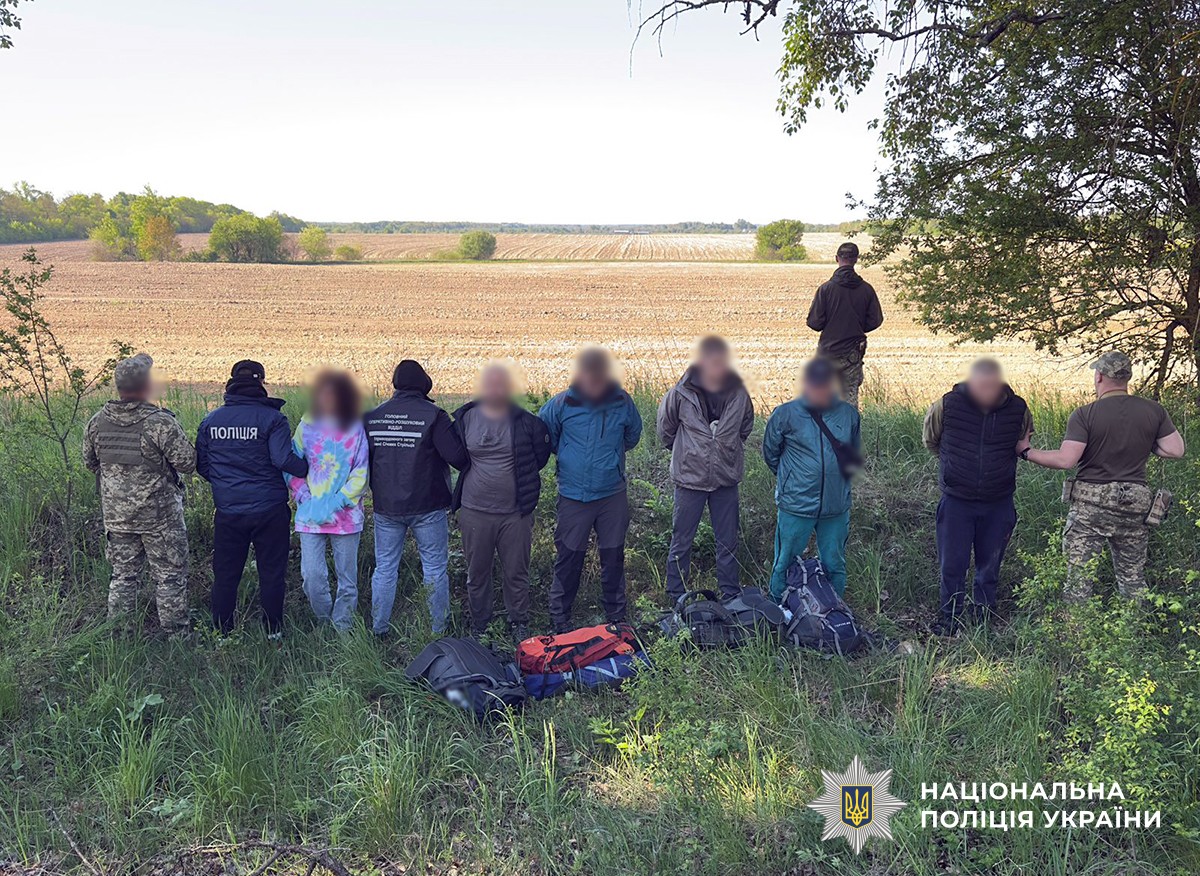 На півночі Житомирщини затримали трьох осіб, які перевозили чоловіків призовного віку до прикордонної зони
