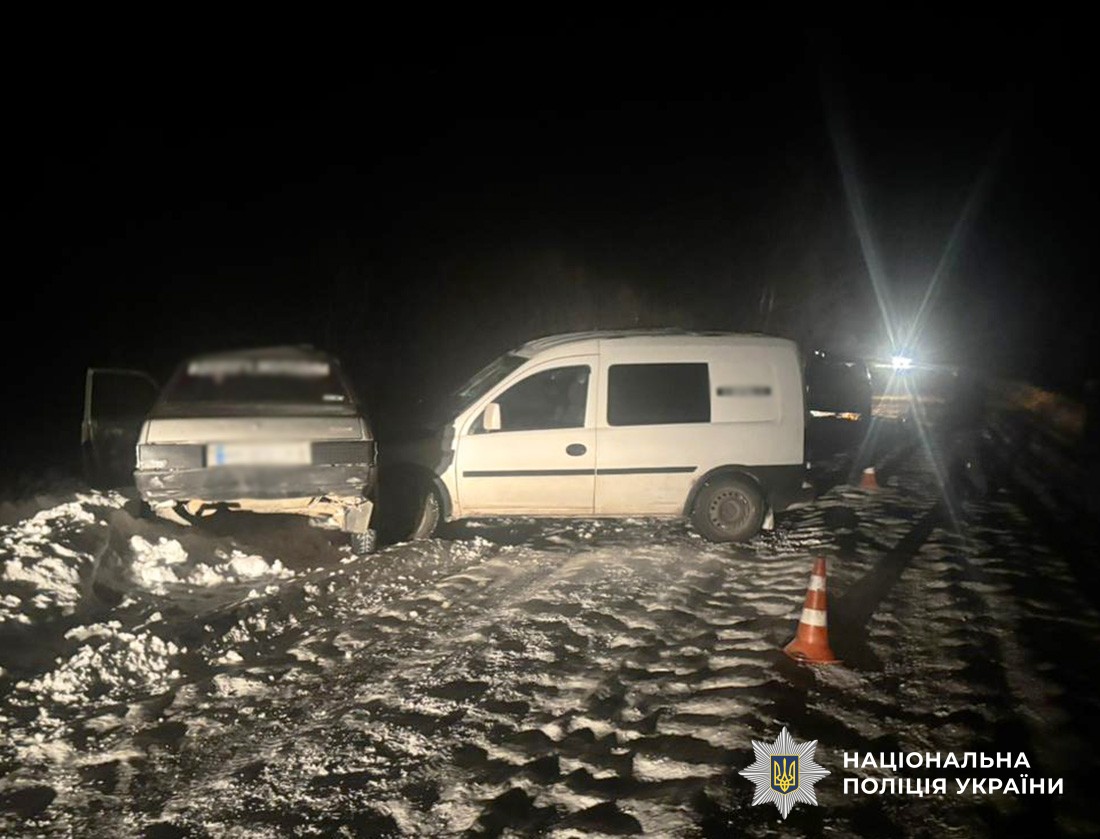 Неподалік селища Ємільчине в ДТП травмувалися 4 людей, вони в лікарні