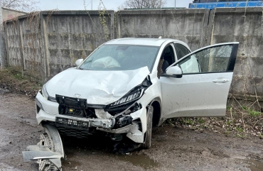 У Житомирі чоловік викрав електрокар, потрапив на ньому в ДТП, купив квиток на автобус та поїхав з міста