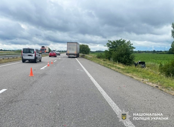 Поблизу Коростишева в ДТП загинув 62-річний водій легковика, його пасажирка – в реанімації