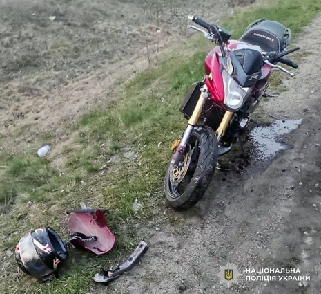 У Бердичеві на ходу від вантажівки відпало колесо та травмувало мотоцикліста, який їхав у зустрічному напрямку