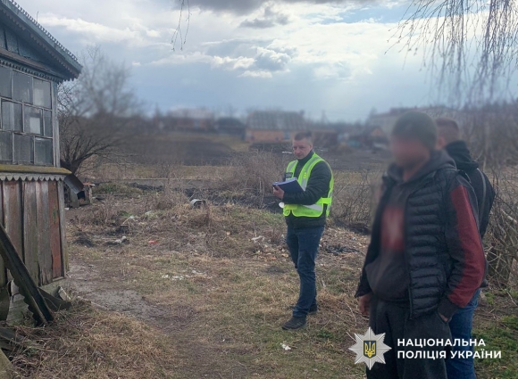 У селі Швайківка на Бердичівщині 31-річний чоловік вбив дерев'яним топорищем співмешканку