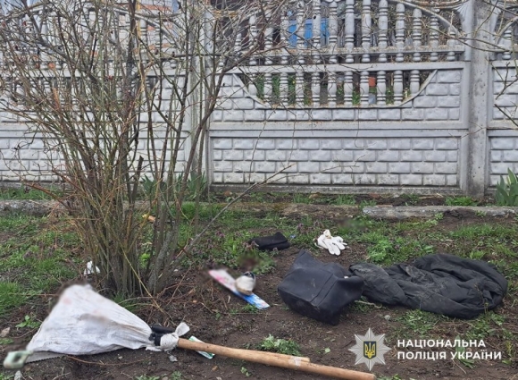 Бив, рубав та намагався задушити: у Житомирському районі затримали 38-річного чоловіка, який намагався вбити пенсіонера