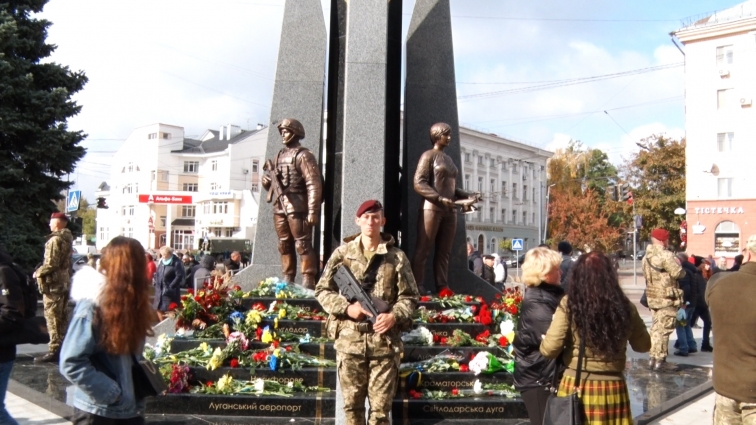 У Житомирі відкрили пам’ятник захисникам України