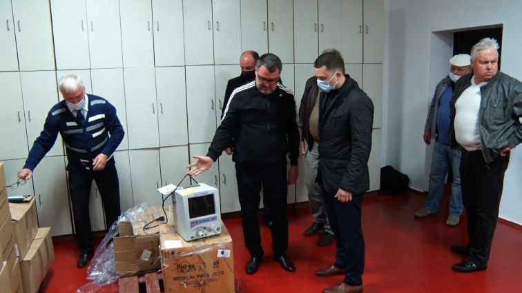 Районні лікарні Ружина й Лугин отримали відремонтовані апарати ШВЛ