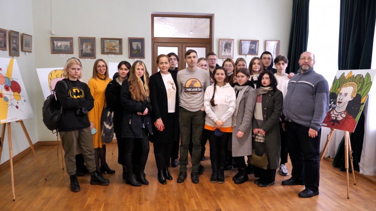 В «Домі української культури» Олександр Грехов презентував виставку «10 облич Лесі»