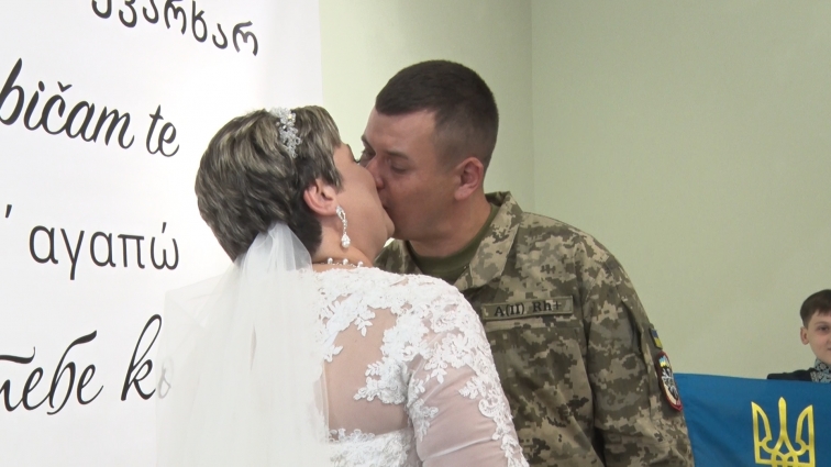 У Житомирі одружилися двоє військовослужбовців