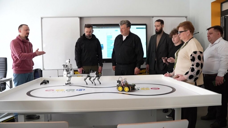 Віктор Микита у межах робочої поїздки до Житомира разом з Віталієм Бунечком завітали до ліцею №12 (ВІДЕО)