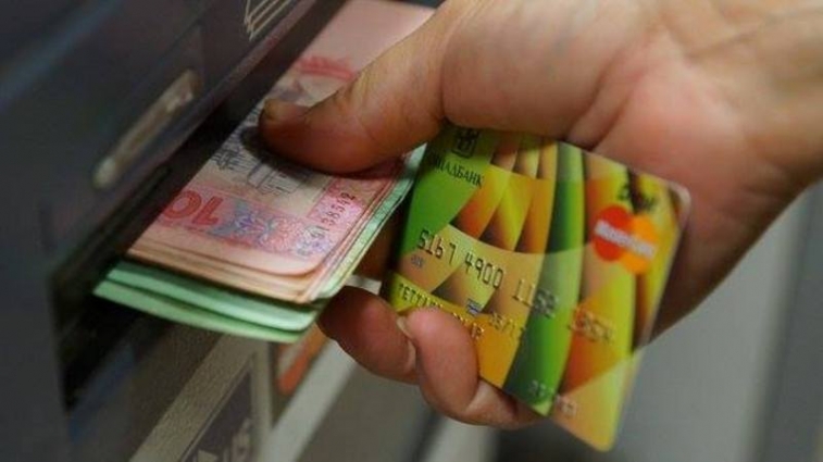 На Житомирщині затримали жінку, яка вкрала у пораненого військового гроші з банківської картки: кошти витратила на власні потреби