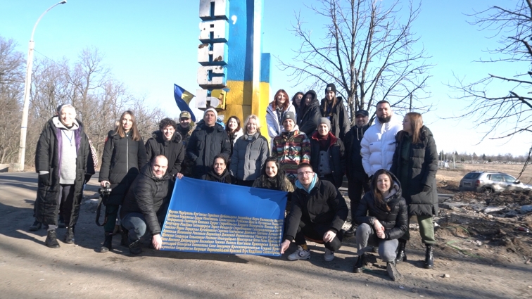 Б’юті феї, генератор, старлінк та свято для місцевих: як волонтери допомагають Куп’янську (ВІДЕО)