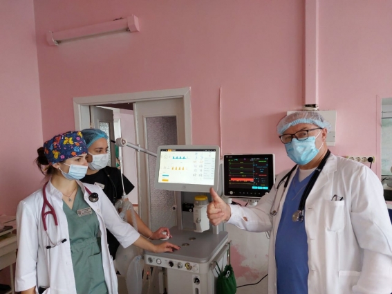 Обласна лікарня отримала два наркозно-дихальні апарати, закуплені коштом UNITED24