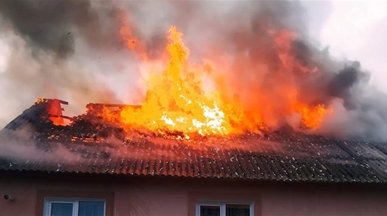 У Житомирі невідомі підпалили недобудований двоповерховий житловий будинок