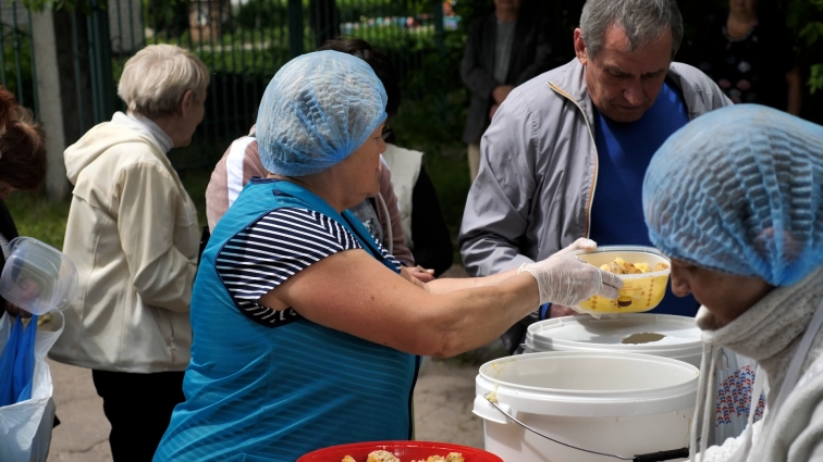 У Житомирі для людей, які потребують допомоги безкоштовно готують обіди