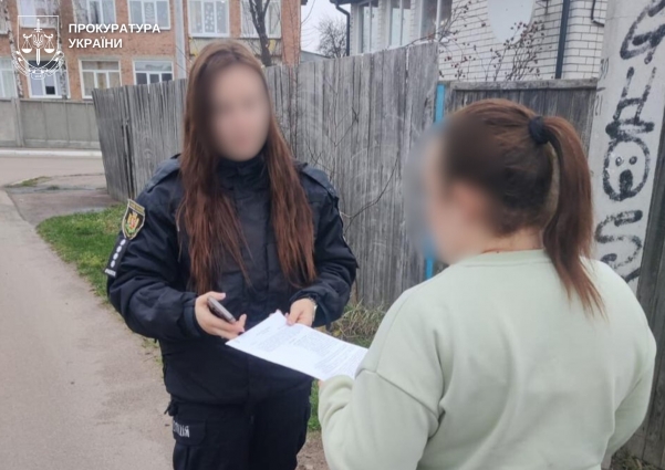 Пропонувала за гроші послуги з повернення зниклих безвісти військовослужбовців – шахрайці з Коростеня повідомлено про підозру