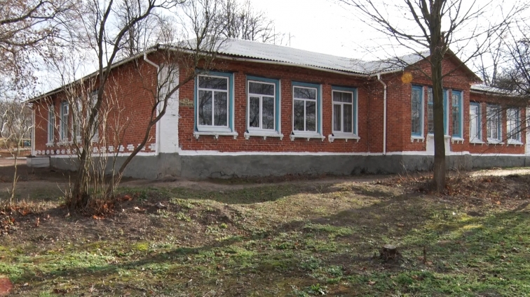 На Житомирщині 11 підлітків отруїлися засобом для чищення труб: «смаколиками» пригостив однокласник