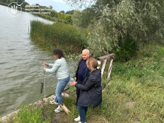 Екоінспектори спільно з представниками Програми розвитку ООН в Україні провели відбір проб вод у річках Роставиця та Камʼянка на Житомирщині